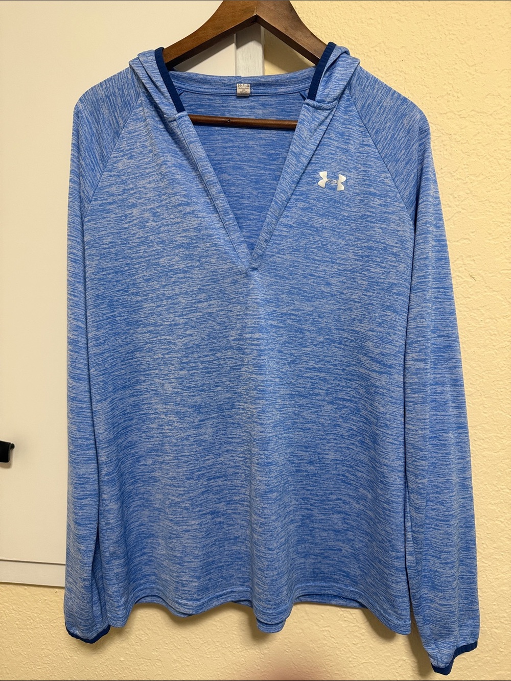 Under Armour Blue Heathered Women's V-Neck Hooded Pullover